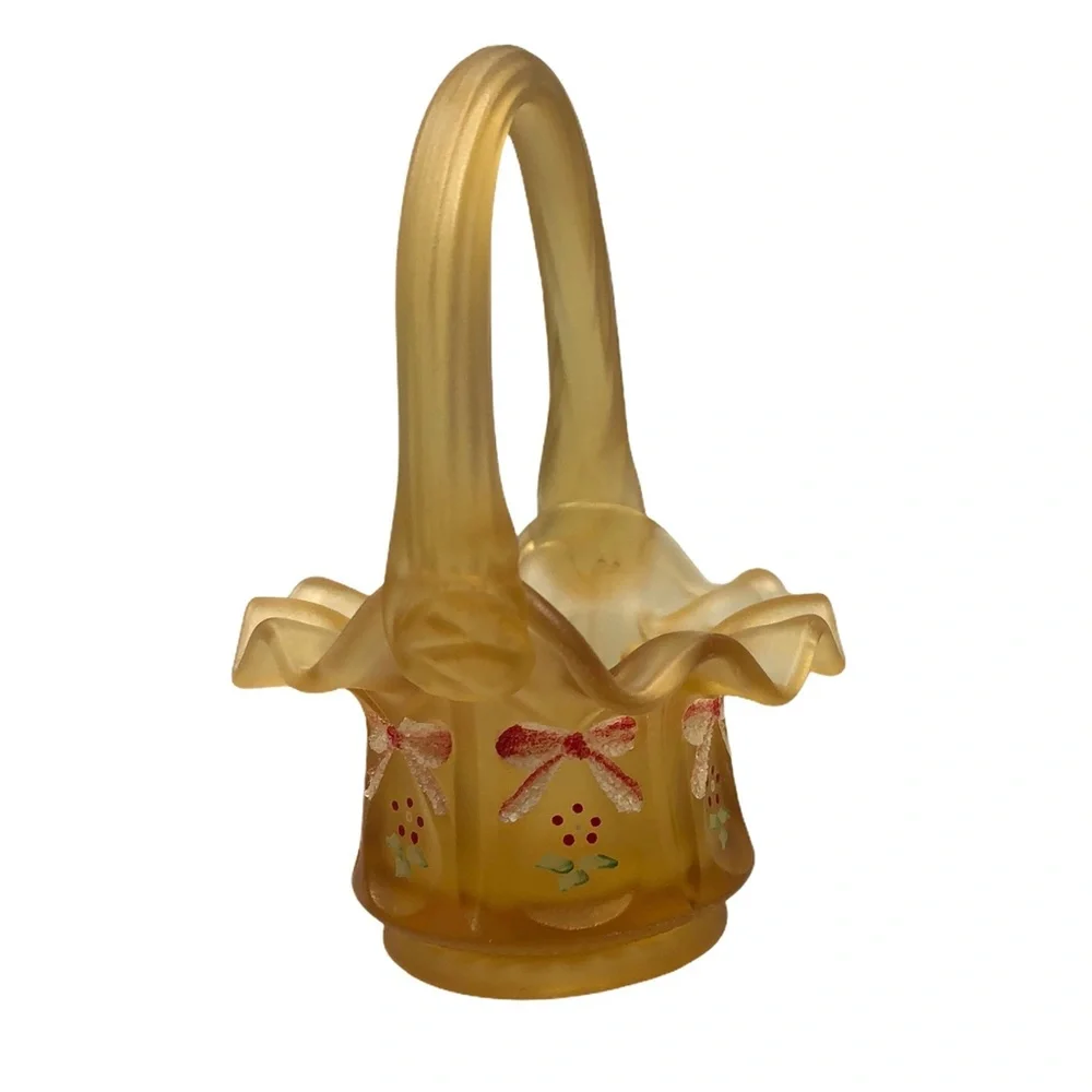 VINTAGE FENTON AMBER GLASS CHRISTMAS BOWS & HOLLY MINI BASKET